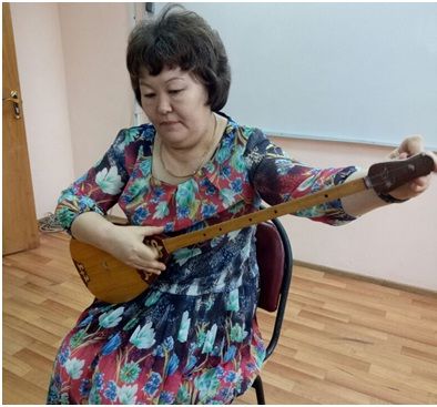 The second part of closing of week has ended with the concert program of teachers of СМС OOD and participants of literary circle Key_pker under the leadership of the teacher of Kazakh and A.A. Oraz's literature. G.T. Kenishbayeva's teachers, by S.S. Akhmetova have sung national songs, S.O. Zharlygasova and A.A. Oraz have shown the abilities in an aytysa.